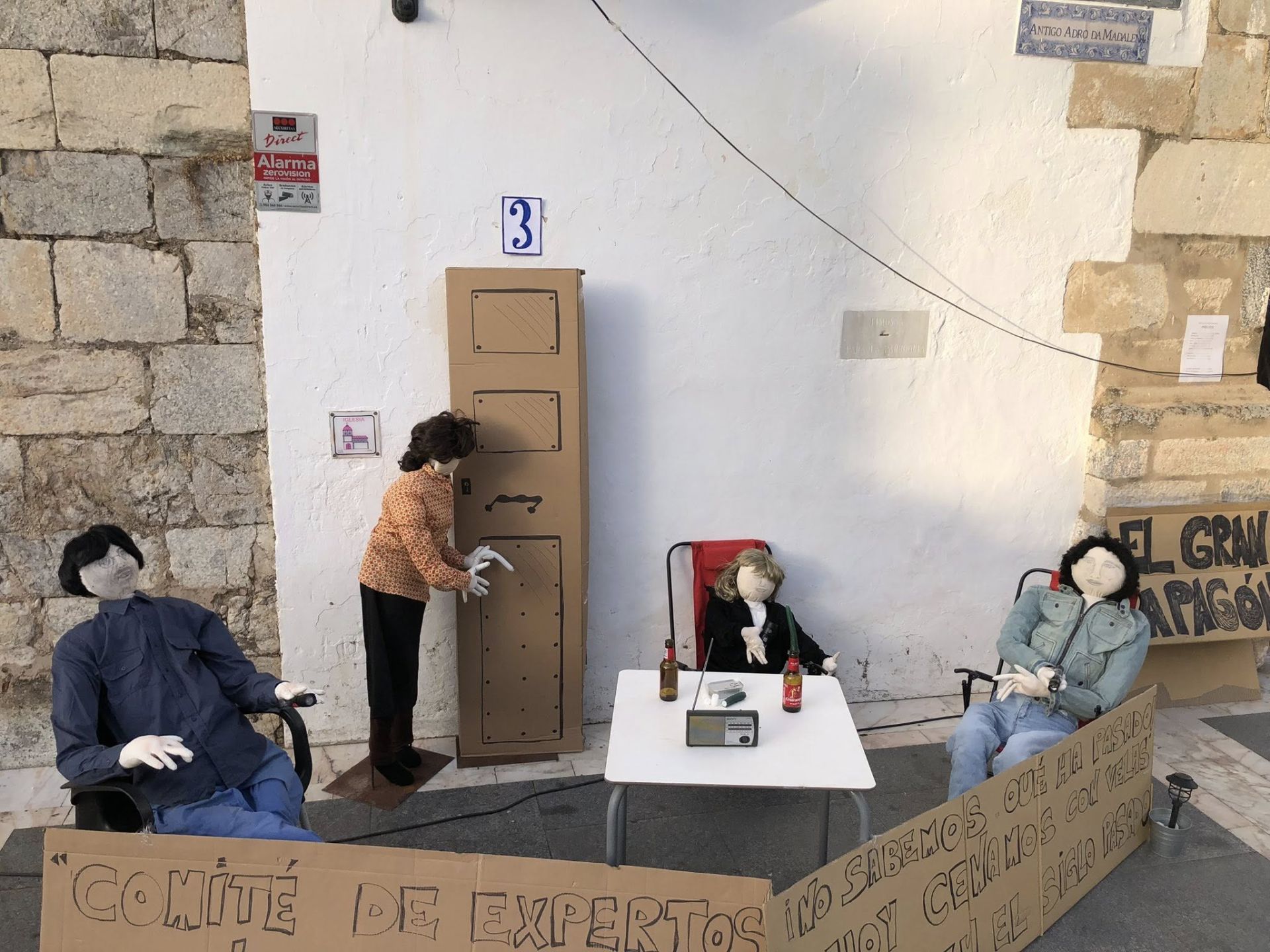 La Asociación de Costaleros 'Los Obreros' gana el concurso de Muñecas de San Juan con 'Lembranças'