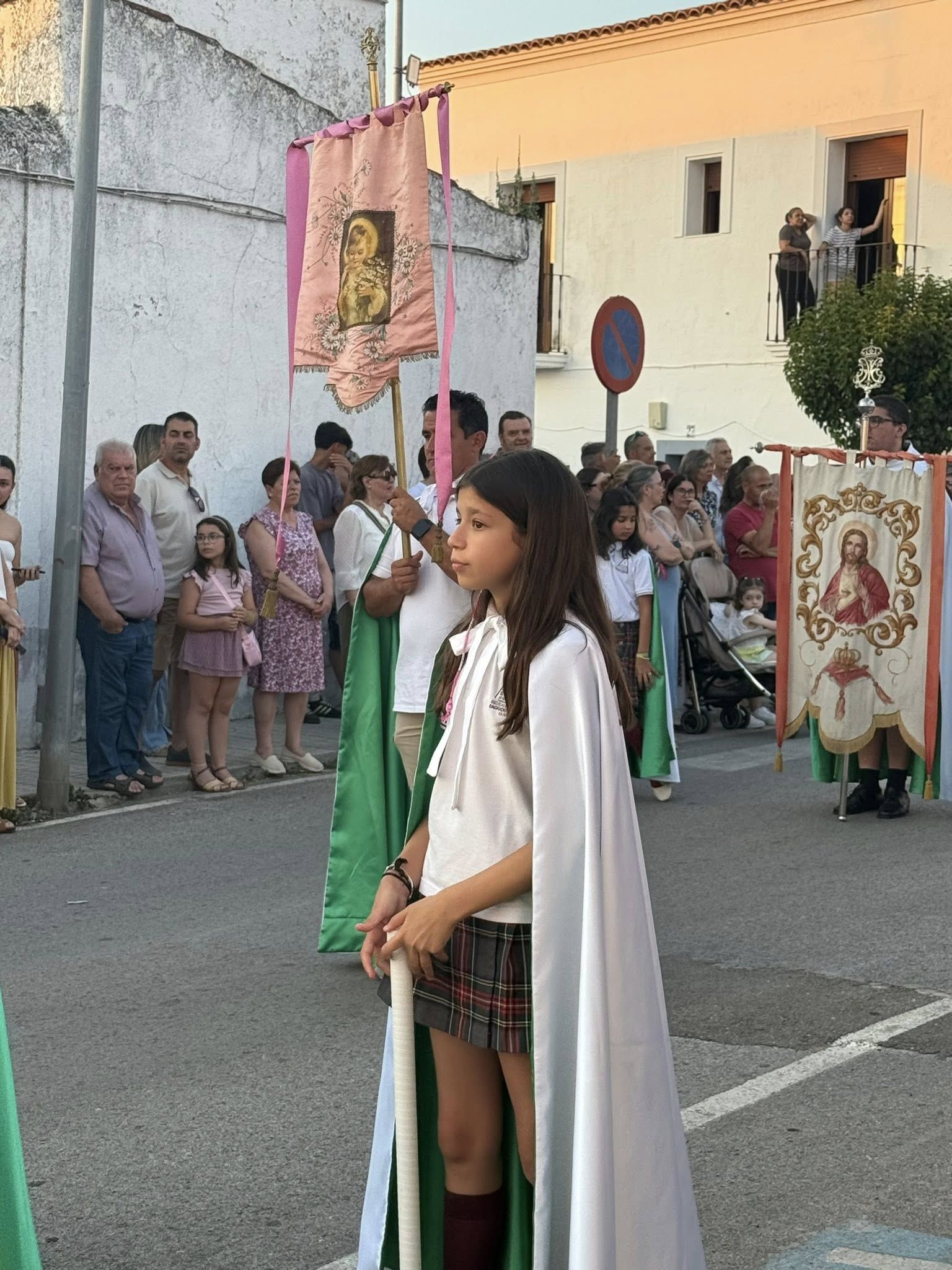 El Sagrado Corazón vuelve a procesionar por las calles de su barriada