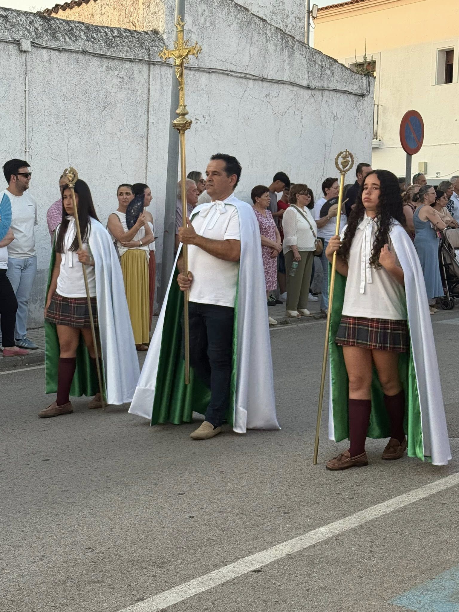 El Sagrado Corazón vuelve a procesionar por las calles de su barriada