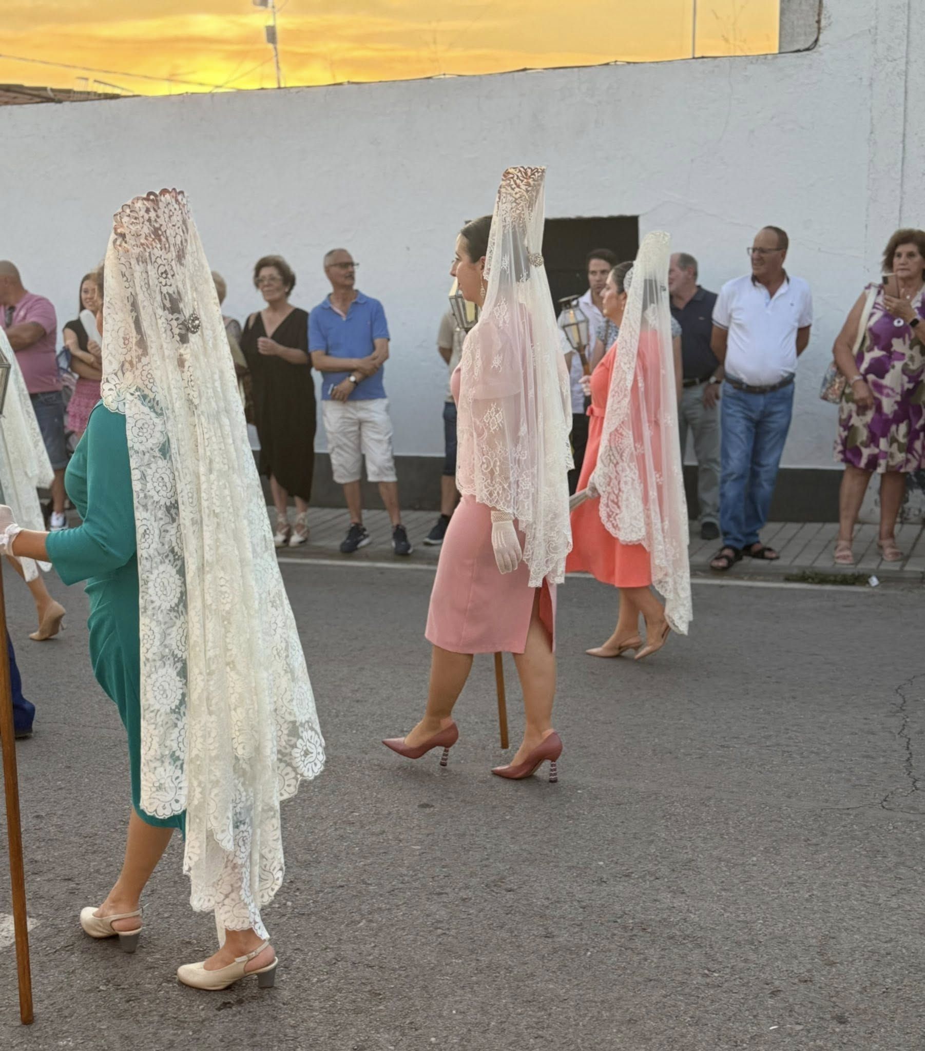 El Sagrado Corazón vuelve a procesionar por las calles de su barriada