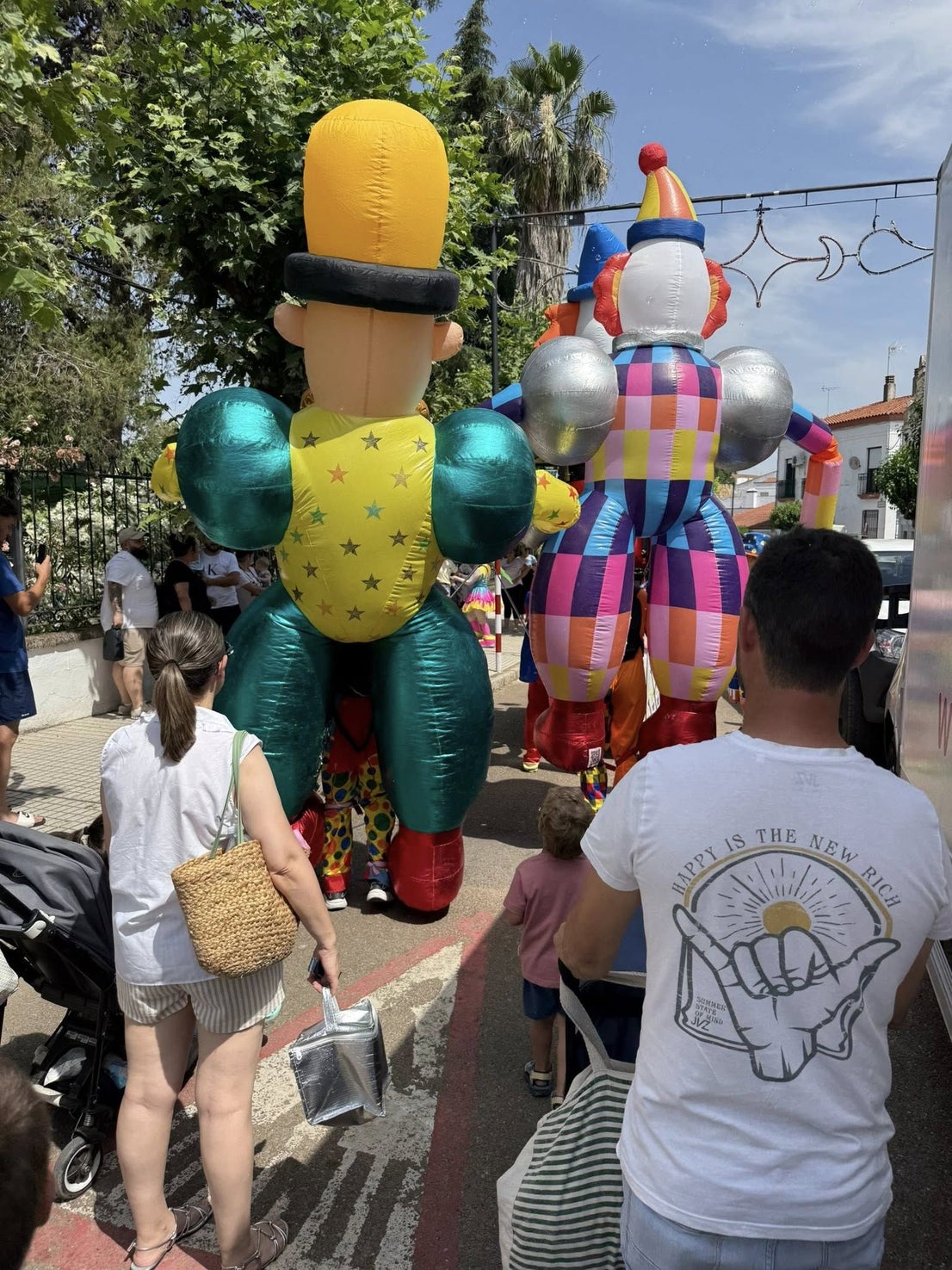 La carrera de autos locos llenó de diversión la feria de La Farrapa