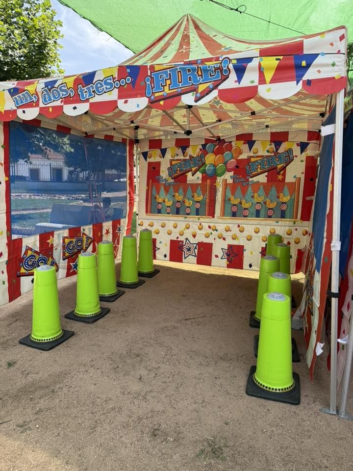 La carrera de autos locos llenó de diversión la feria de La Farrapa