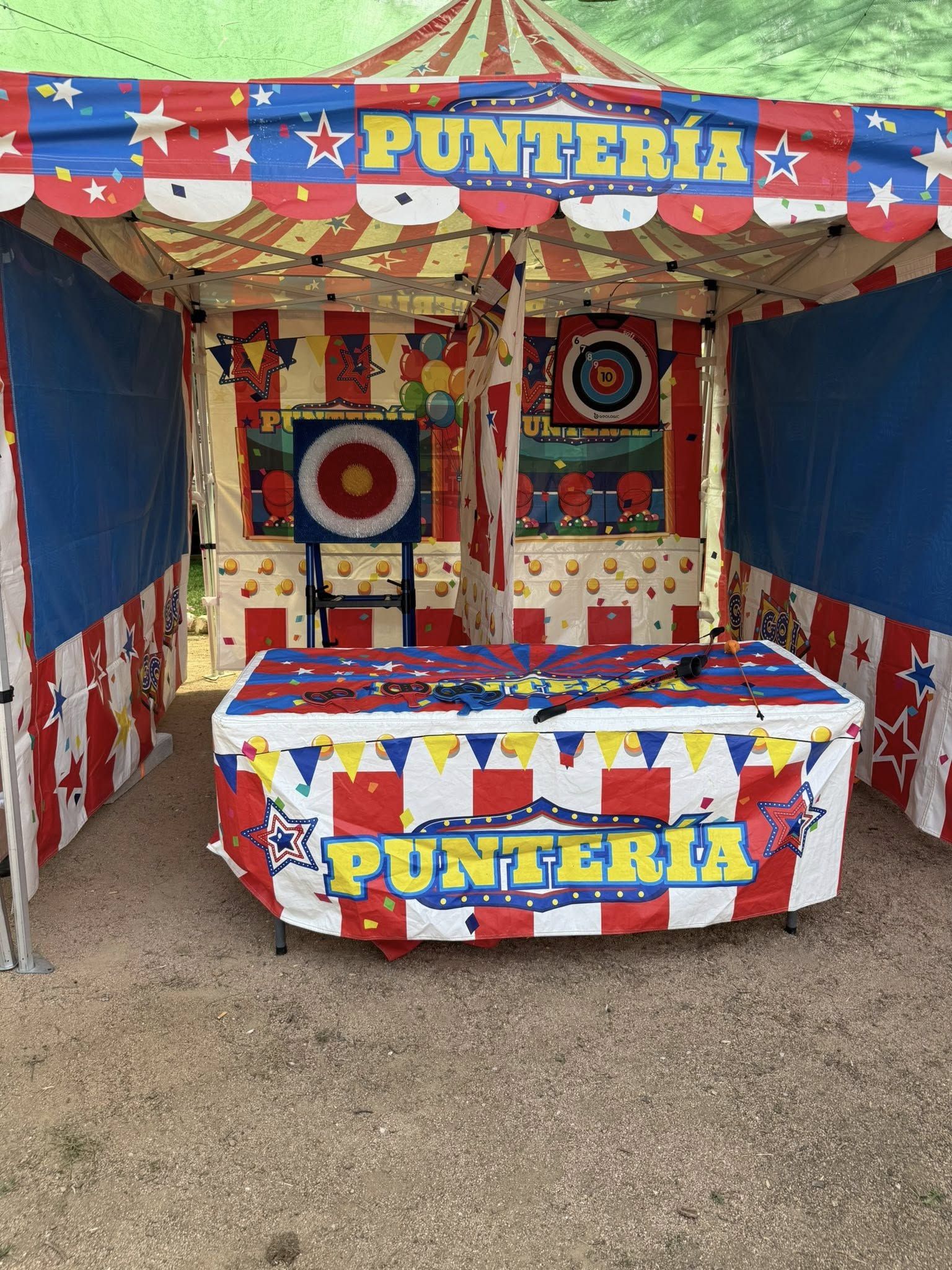 La carrera de autos locos llenó de diversión la feria de La Farrapa