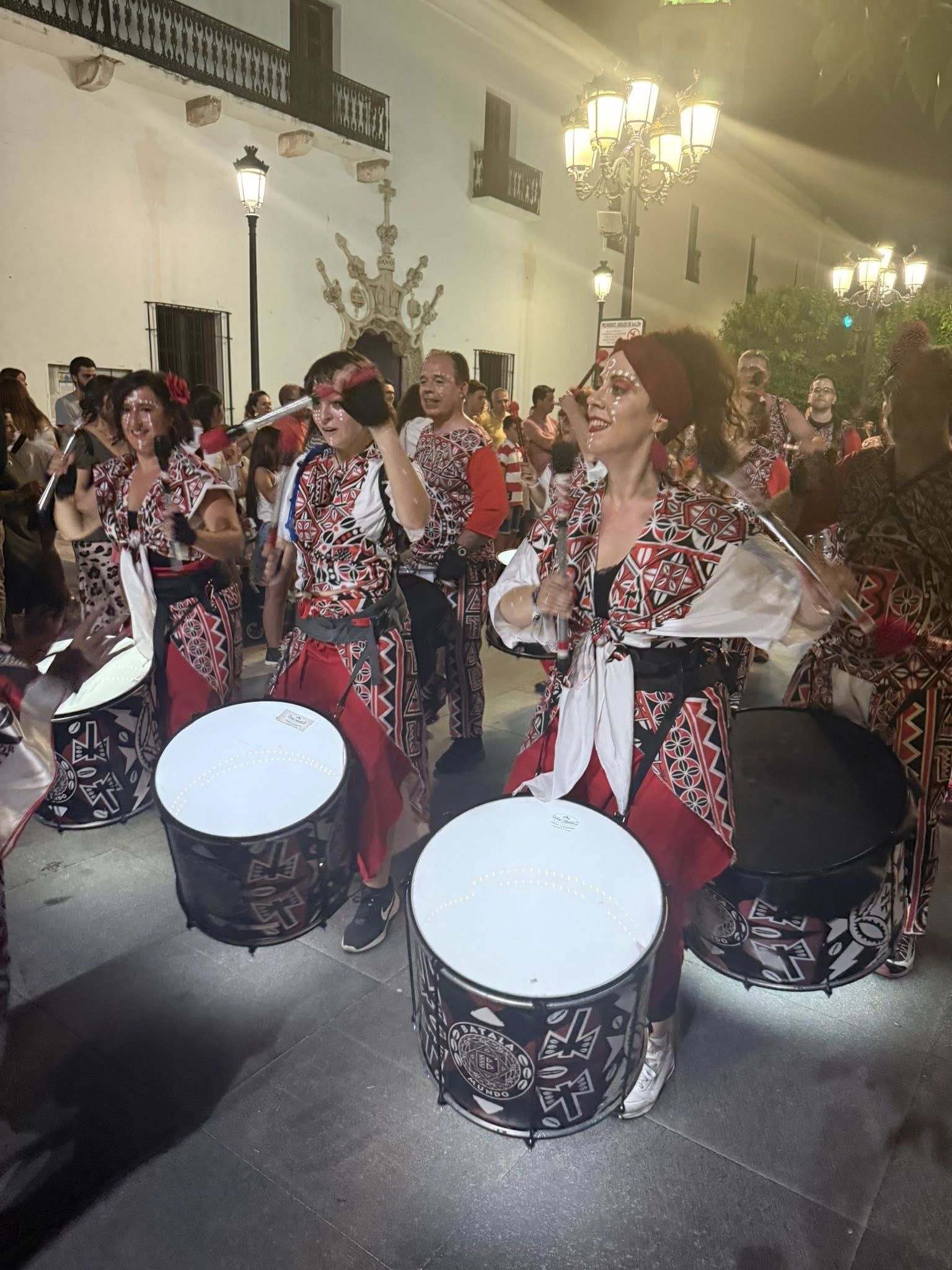 El arte en diferentes facetas fue el protagonista de una nueva edición de 'Olivenza Lúcida'