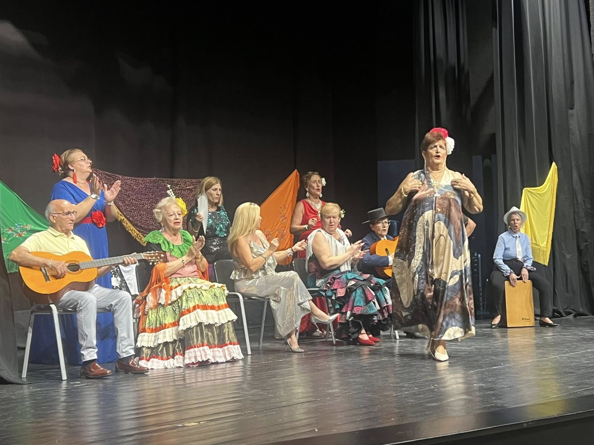 La copla brilló en Olivenza con las &#039;Raparigas&#039; y la Asociación &#039;La Esperanza&#039;