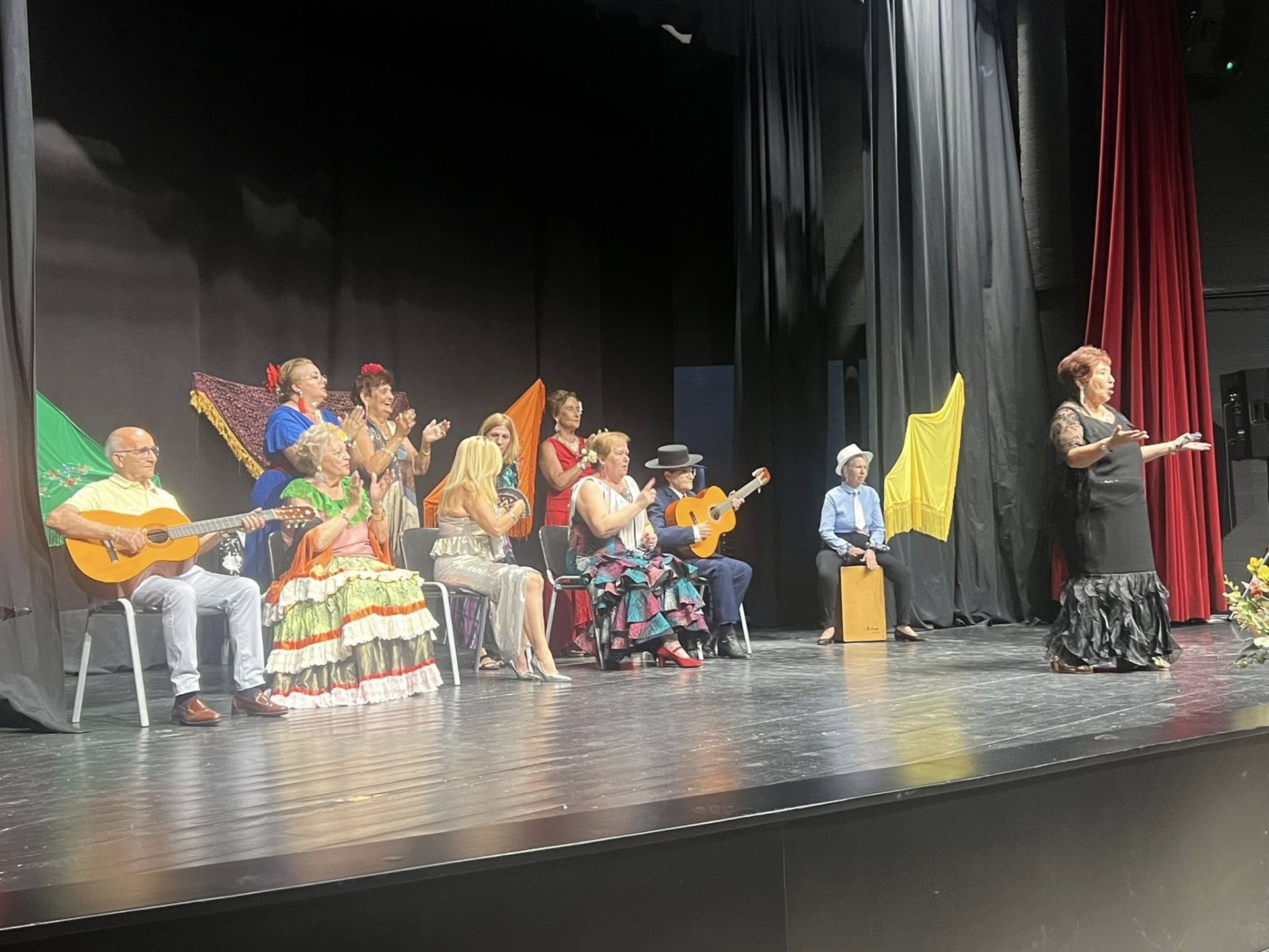 La copla brilló en Olivenza con las 'Raparigas' y la Asociación 'La Esperanza'