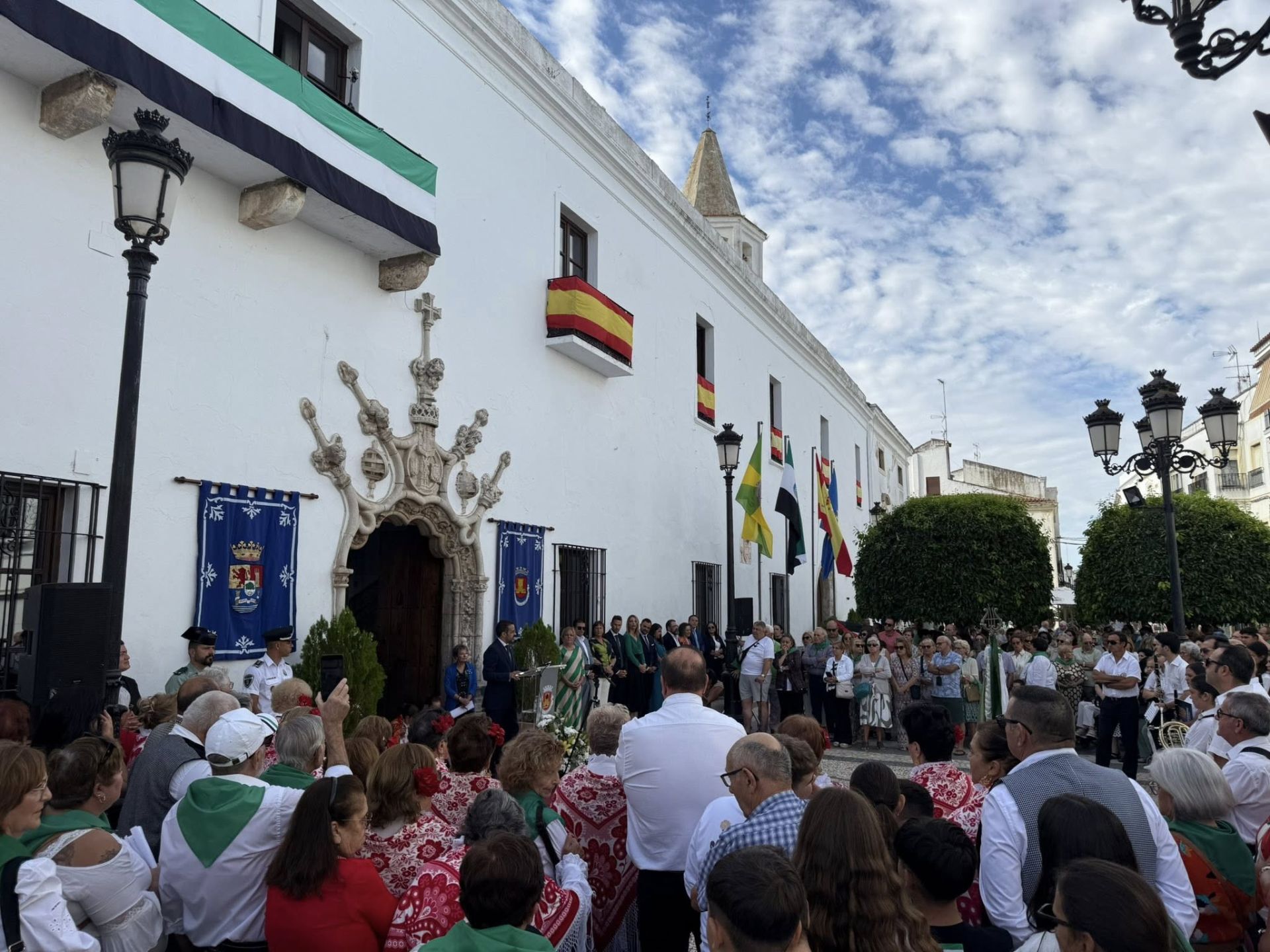 La procesión de la Virgen de Guadalupe marcó el Día de Extremadura