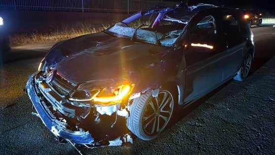 Muere un hombre de 35 años al chocar su coche con un caballo en la EX-107
