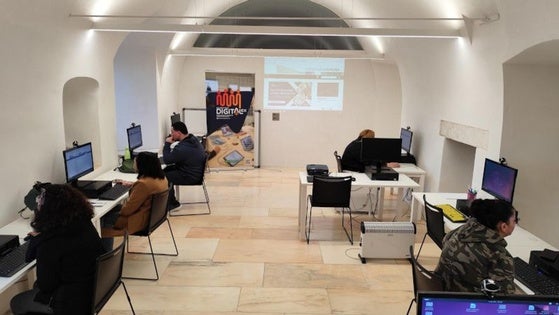Espacio Digitalex acoge un taller gratuito sobre Inteligencia Artificial aplicada al empleo