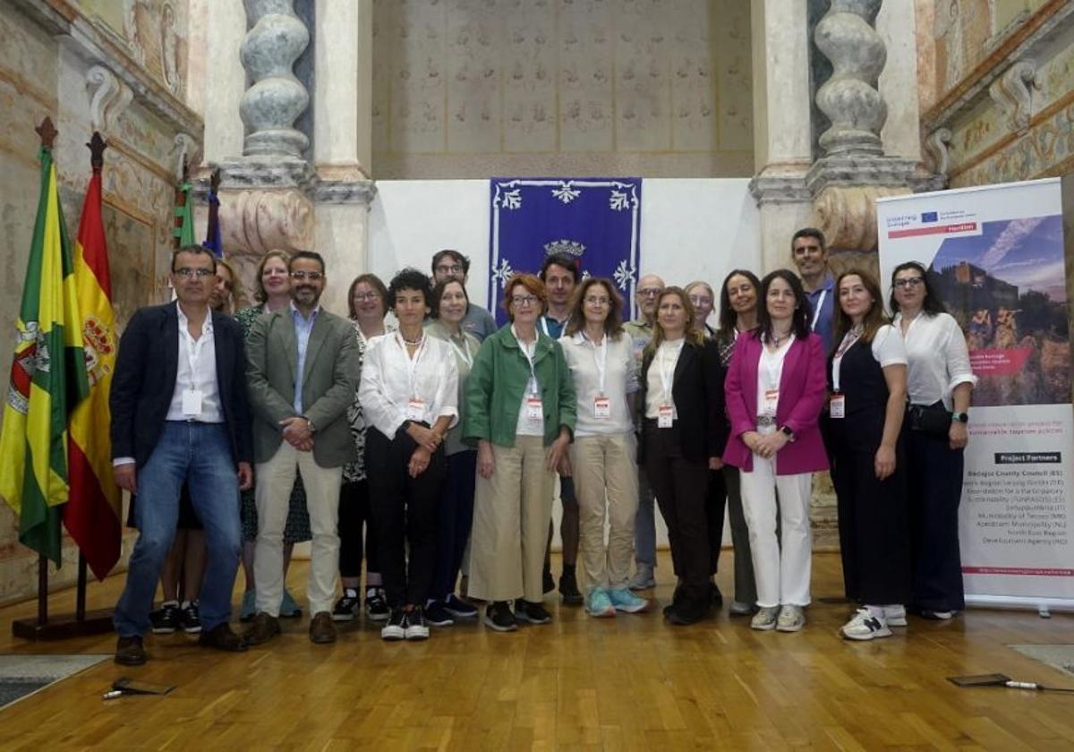 Delegación del proyecto y autoridades en el Convento san Juan de Dios.