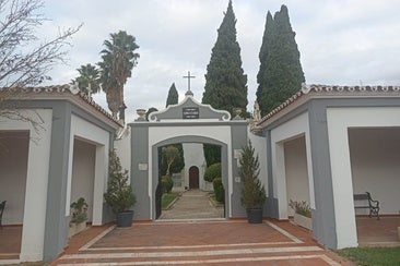 Un autobús gratuito trasladará a los vecinos al cementerio el Día de Difuntos