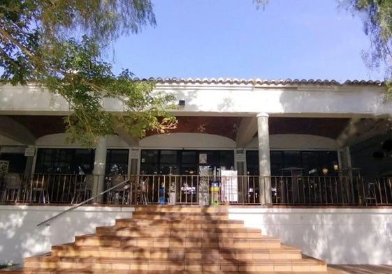 Se vuelve a licitar la explotación de la cafetería de la Piscina Municipal