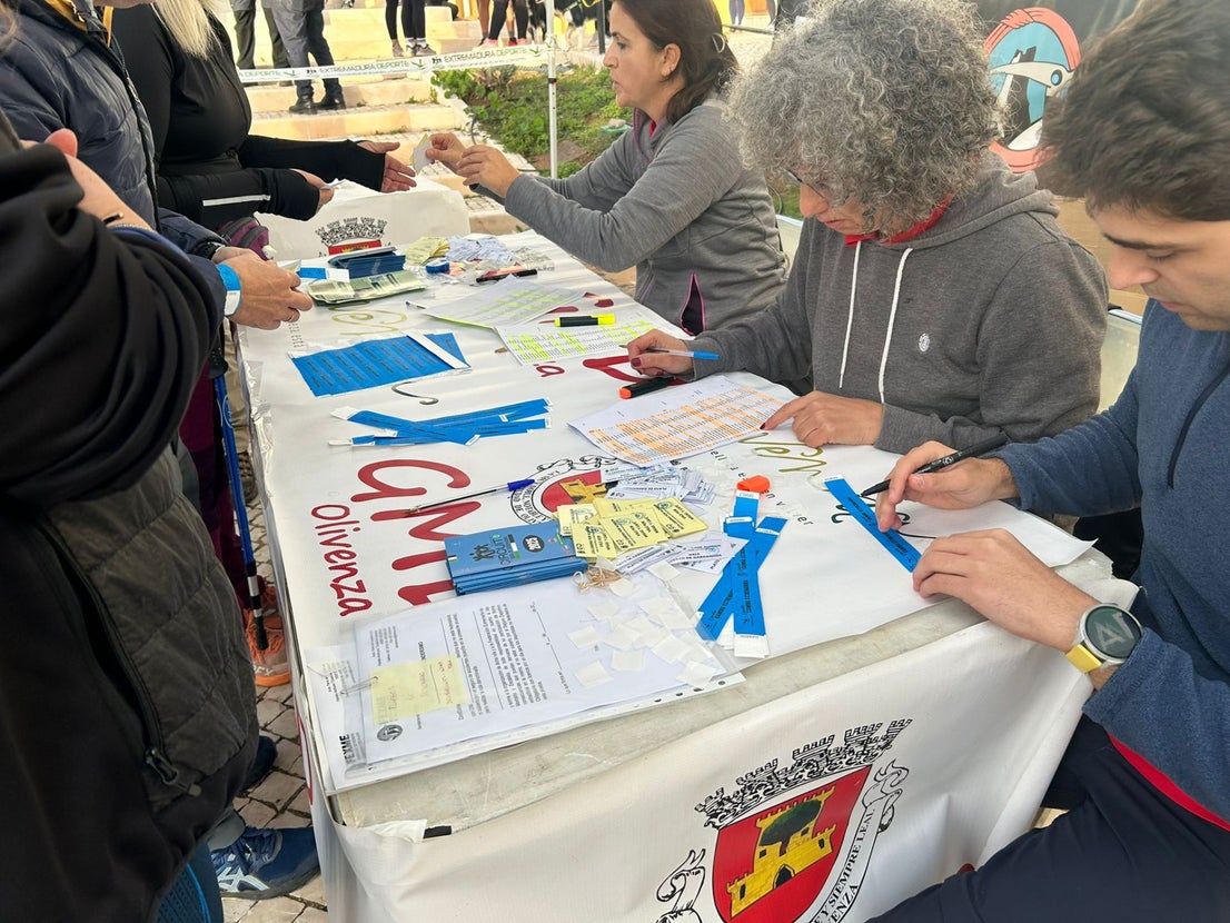 Más de doscientos senderistas disfrutaron la II Ruta de Al(M)or por la Sierra de Alor