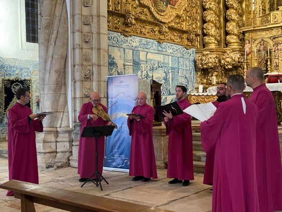 El Coro Amadeus inundó la Magdalena de Canto Gregoriano