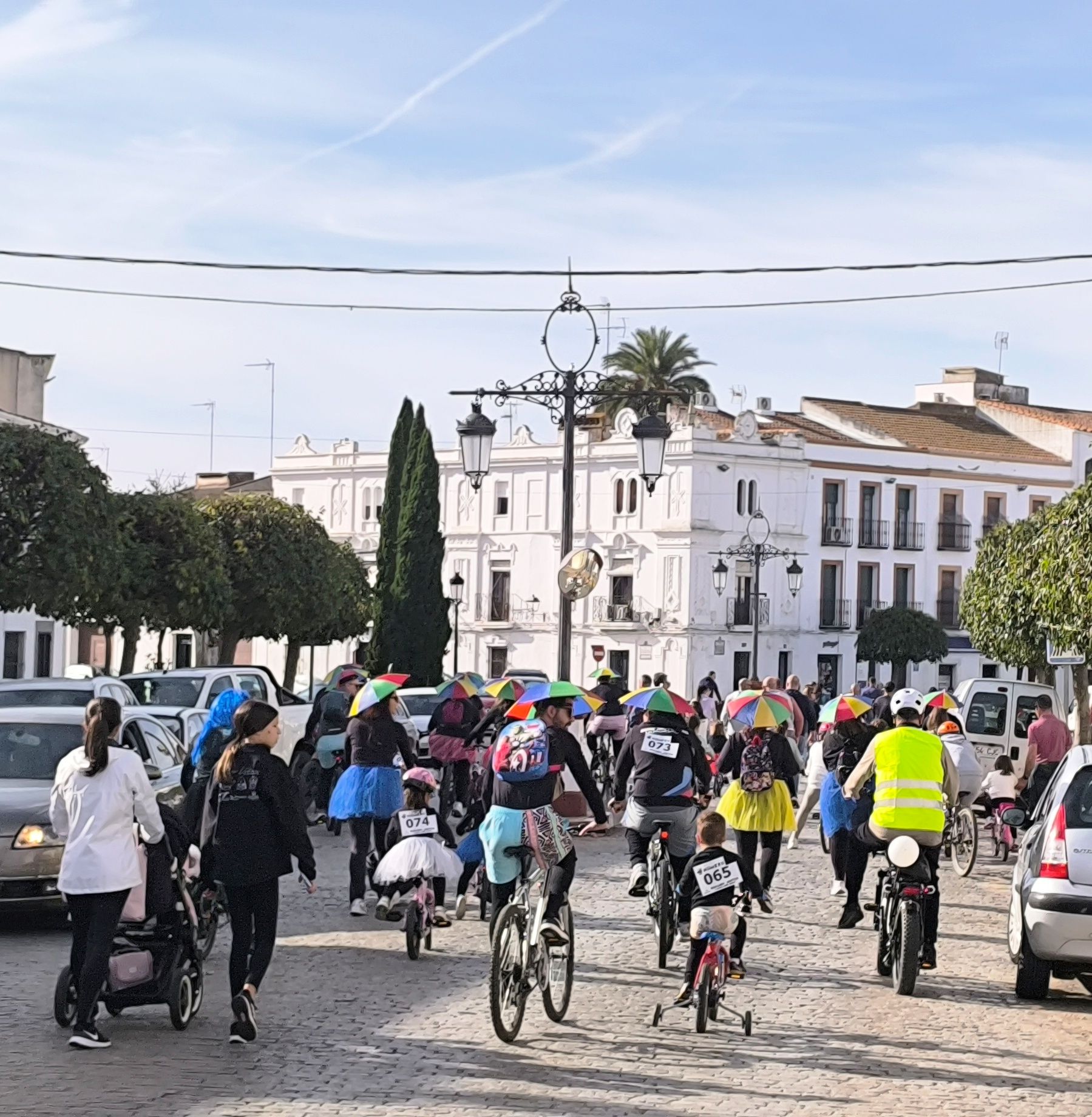 Las familias participaron en la II Marcha &#039;Sobre Ruedas&#039; del AMPA Sagrado Corazón