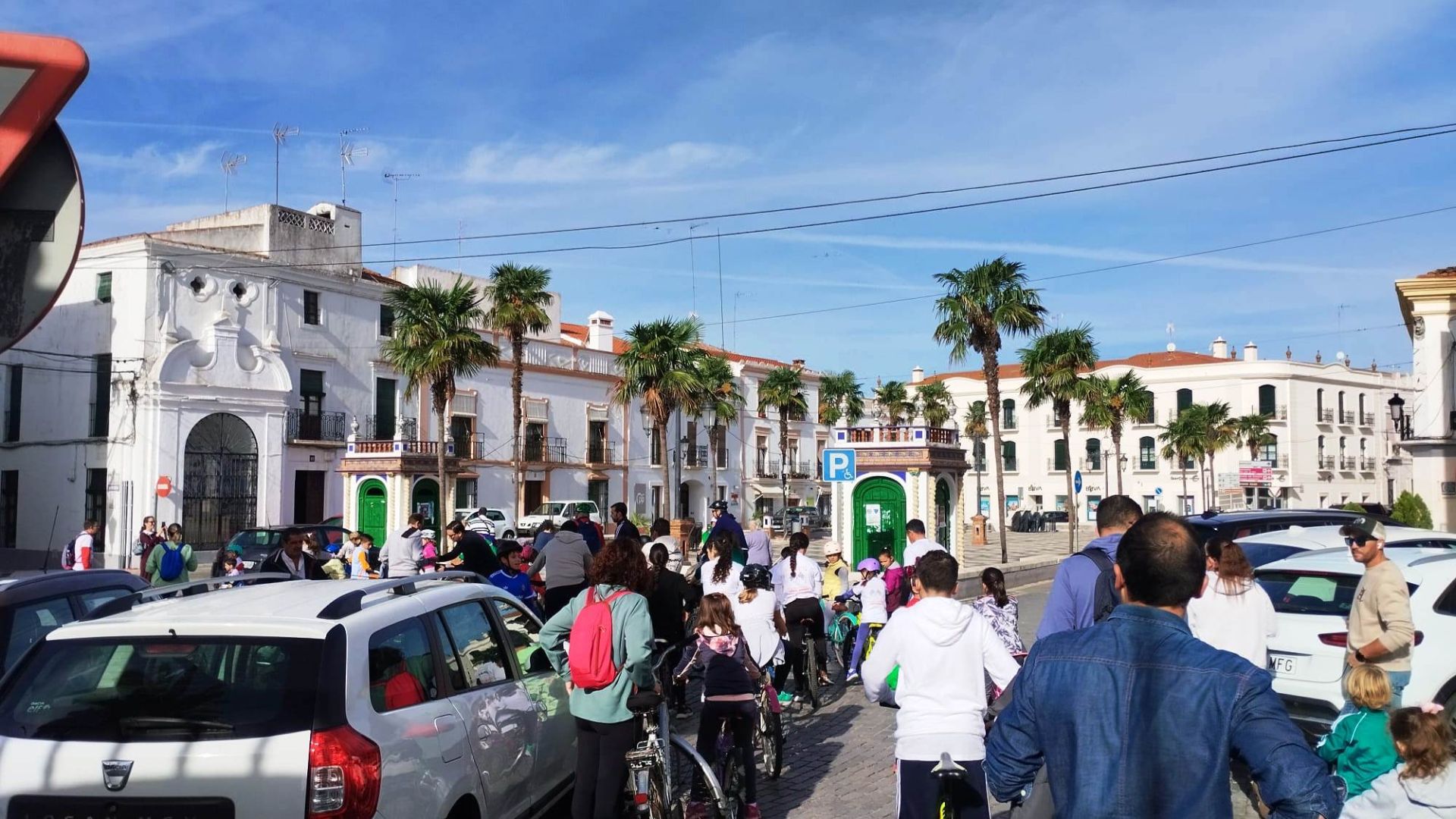 Las familias participaron en la II Marcha &#039;Sobre Ruedas&#039; del AMPA Sagrado Corazón