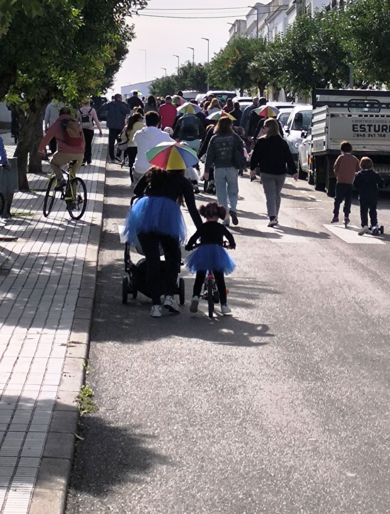 Las familias participaron en la II Marcha &#039;Sobre Ruedas&#039; del AMPA Sagrado Corazón