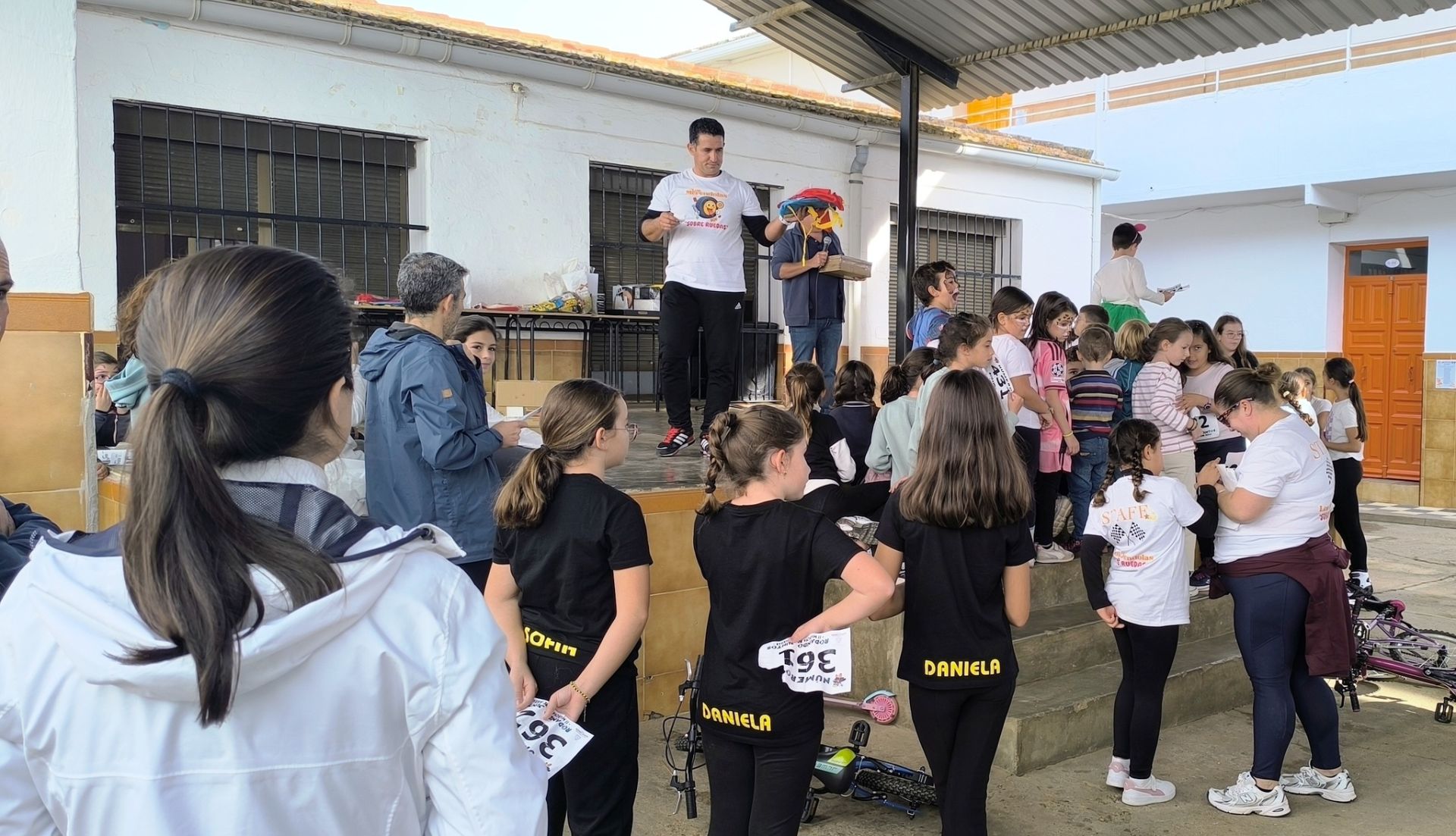Las familias participaron en la II Marcha &#039;Sobre Ruedas&#039; del AMPA Sagrado Corazón
