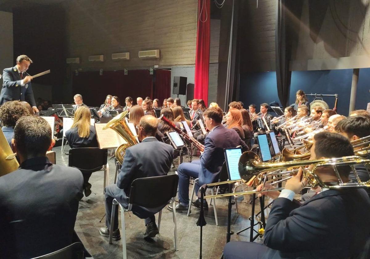 Un momento de la actuación de la agrupación musical.