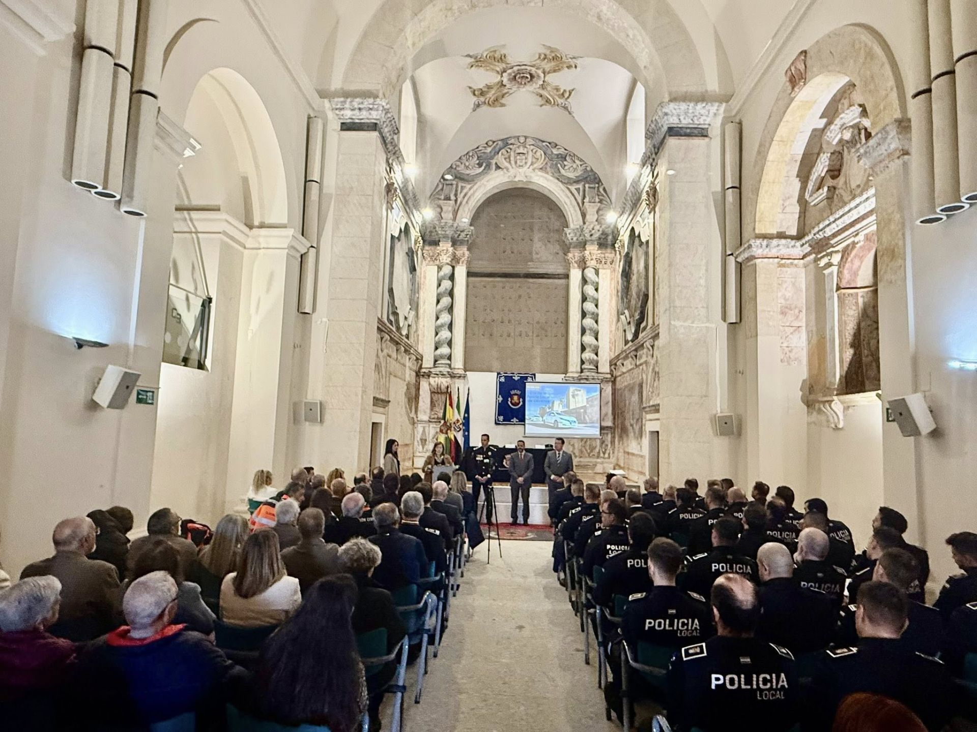 Entregadas 33 distinciones en la conmemoración del V Día de la Policía Local de Olivenza