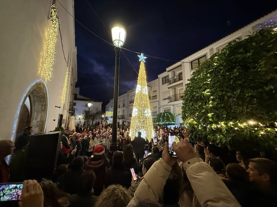 La ciudad arranca la programación navideña con las actividades del encendido