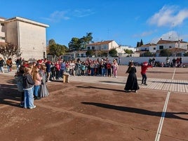 Algunas aitividades se llevaron a cabo en el patio del centro.