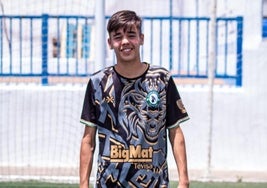 Miguel Placeres, de la cantera del GMD Olivenza, compite en la División de Honor cadete