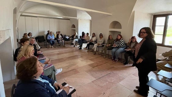 Mujeres del asociacionismo oliventino comparten experiencias y retos en un encuentro en la UPO
