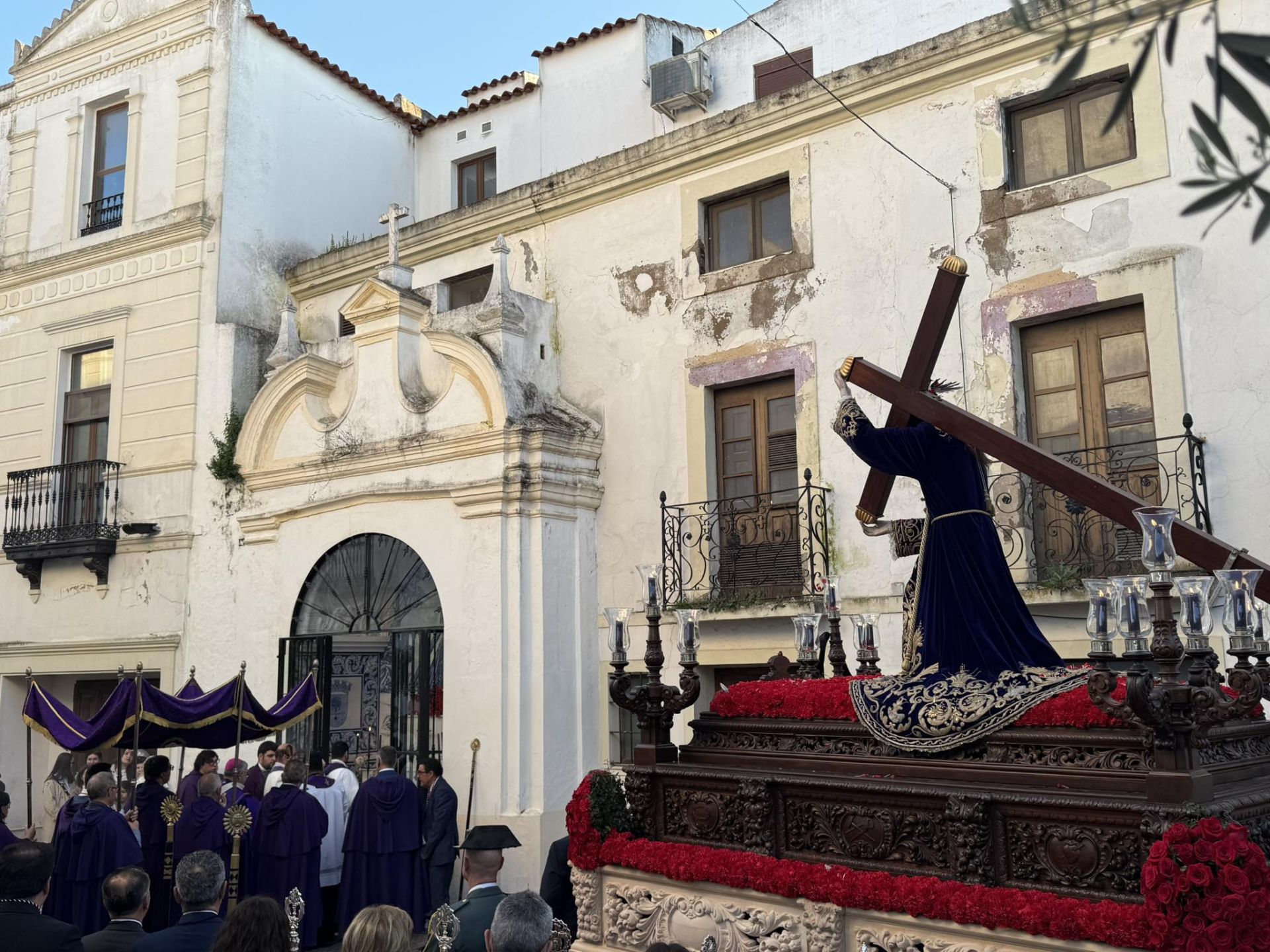 Patrimonio, tradición y fervor se aúnan en la procesión del Señor de los Pasos