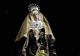 La procesión del Silencio sale en una madrugada de recogimiento