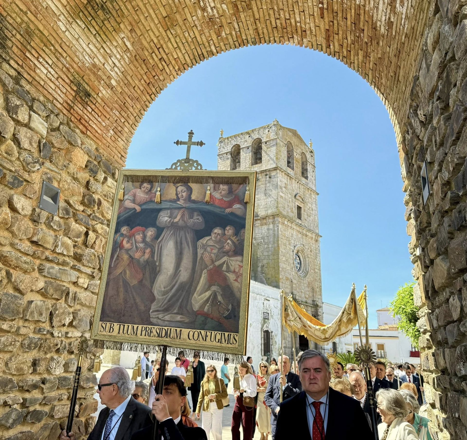 La bendición de los campos puso el broche final a la Semana Santa de Olivenza