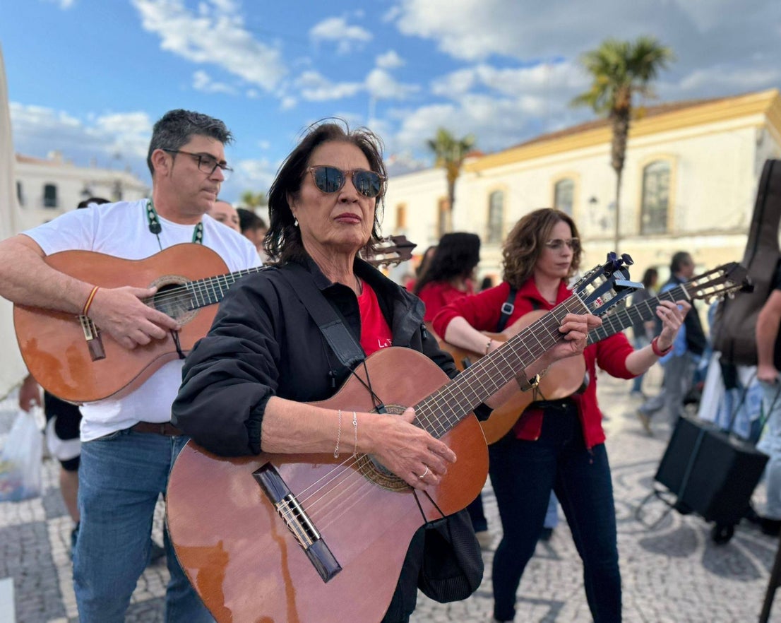 Los Chaparritos vuelven a dar vida a la tradición oliventina de 'La Maya'
