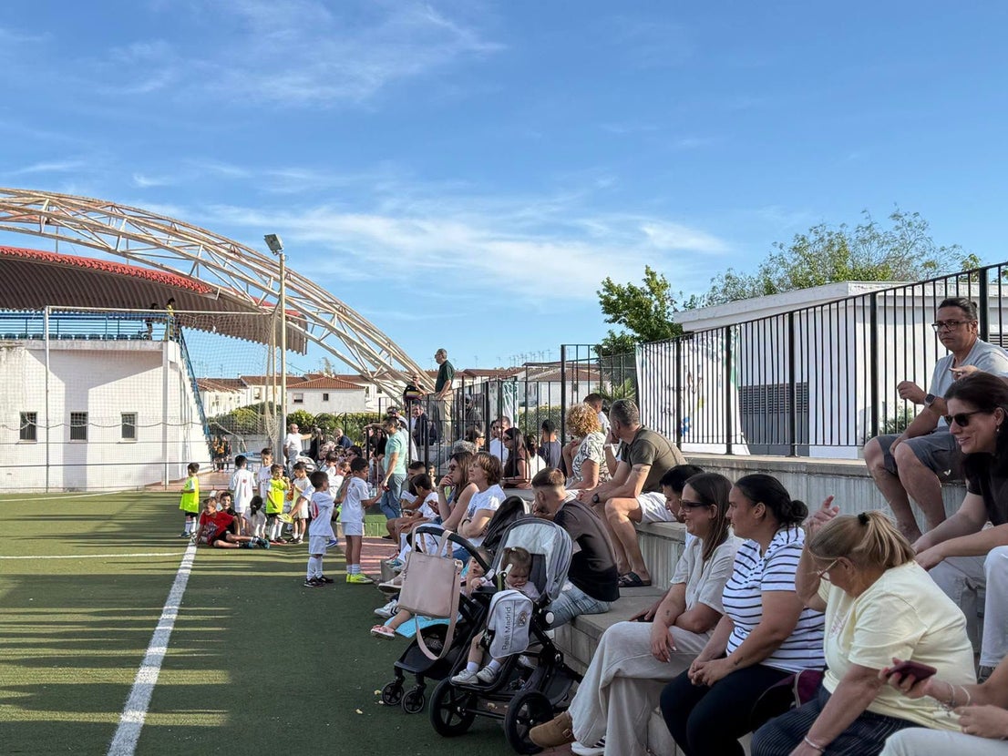 Más de 700 jóvenes de 13 municipios clausuran las ligas mancomunadas de fútbol y voleibol