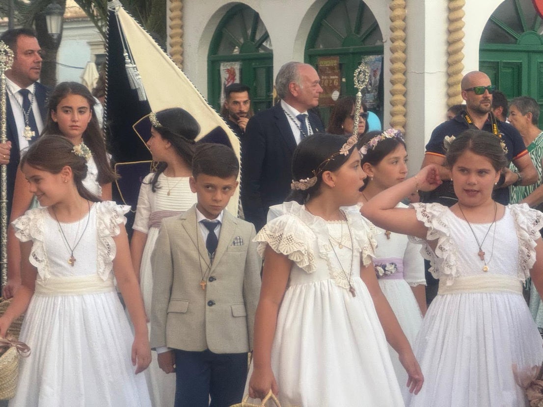 Ochenta y cinco niños y niñas de Olivenza protagonizan la procesión del Corpus Christi