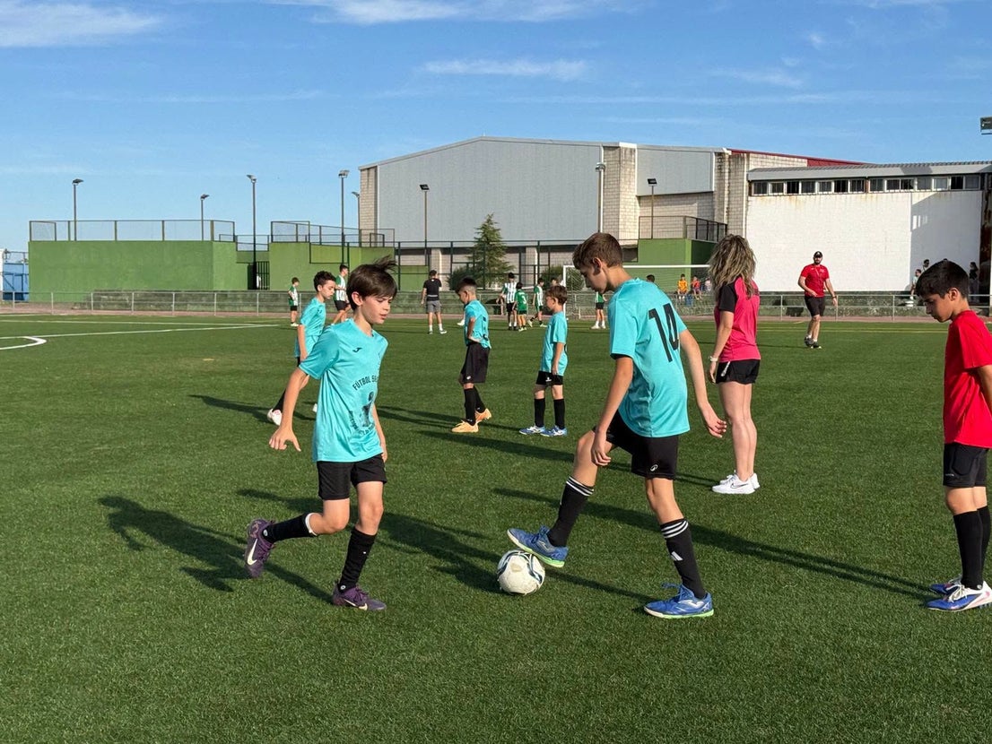 Más de 700 jóvenes de 13 municipios clausuran las ligas mancomunadas de fútbol y voleibol