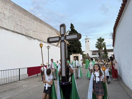 El Sagrado Corazón de Jesús recorre las calles de La Farrapa en una emotiva procesión