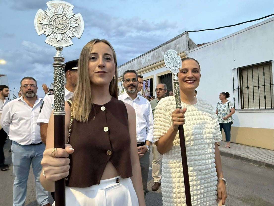 El Sagrado Corazón de Jesús recorre las calles de La Farrapa en una emotiva procesión