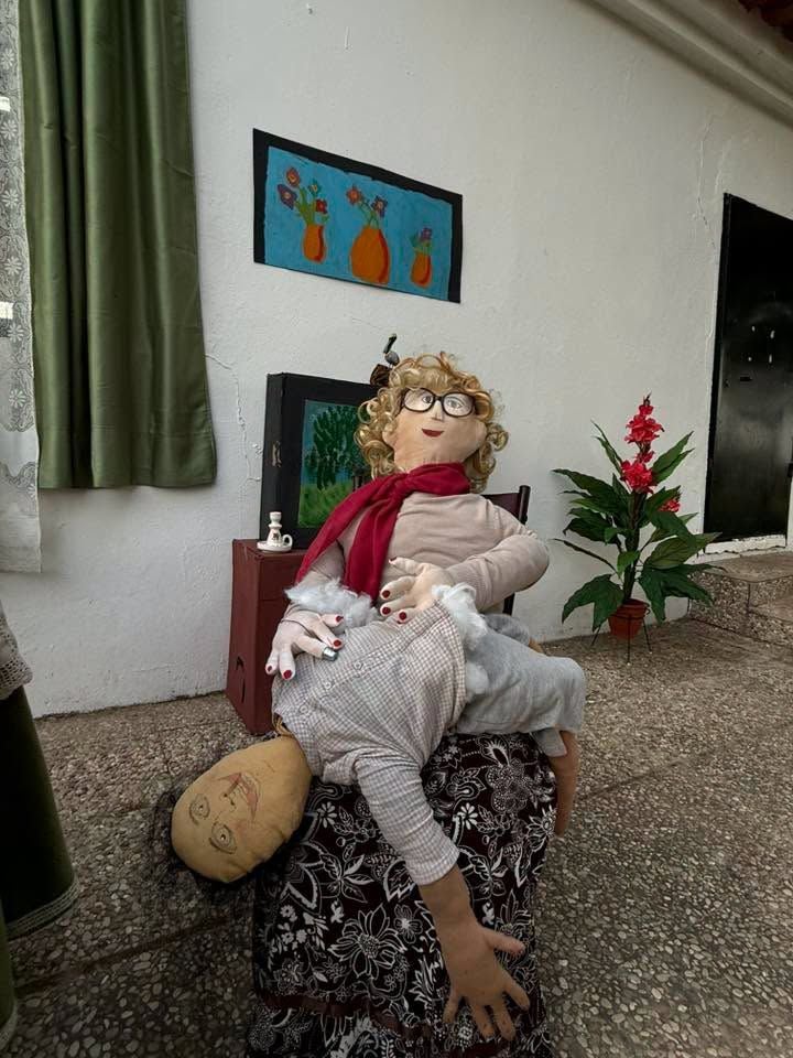 La Asociación de Mujeres 'Las Raparigas' gana el concurso de Muñecas de San Juan