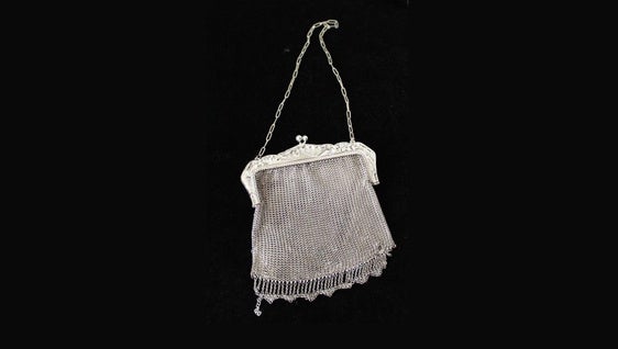 La pieza del mes de julio del Museo Etnográfico es un bolso de malla
