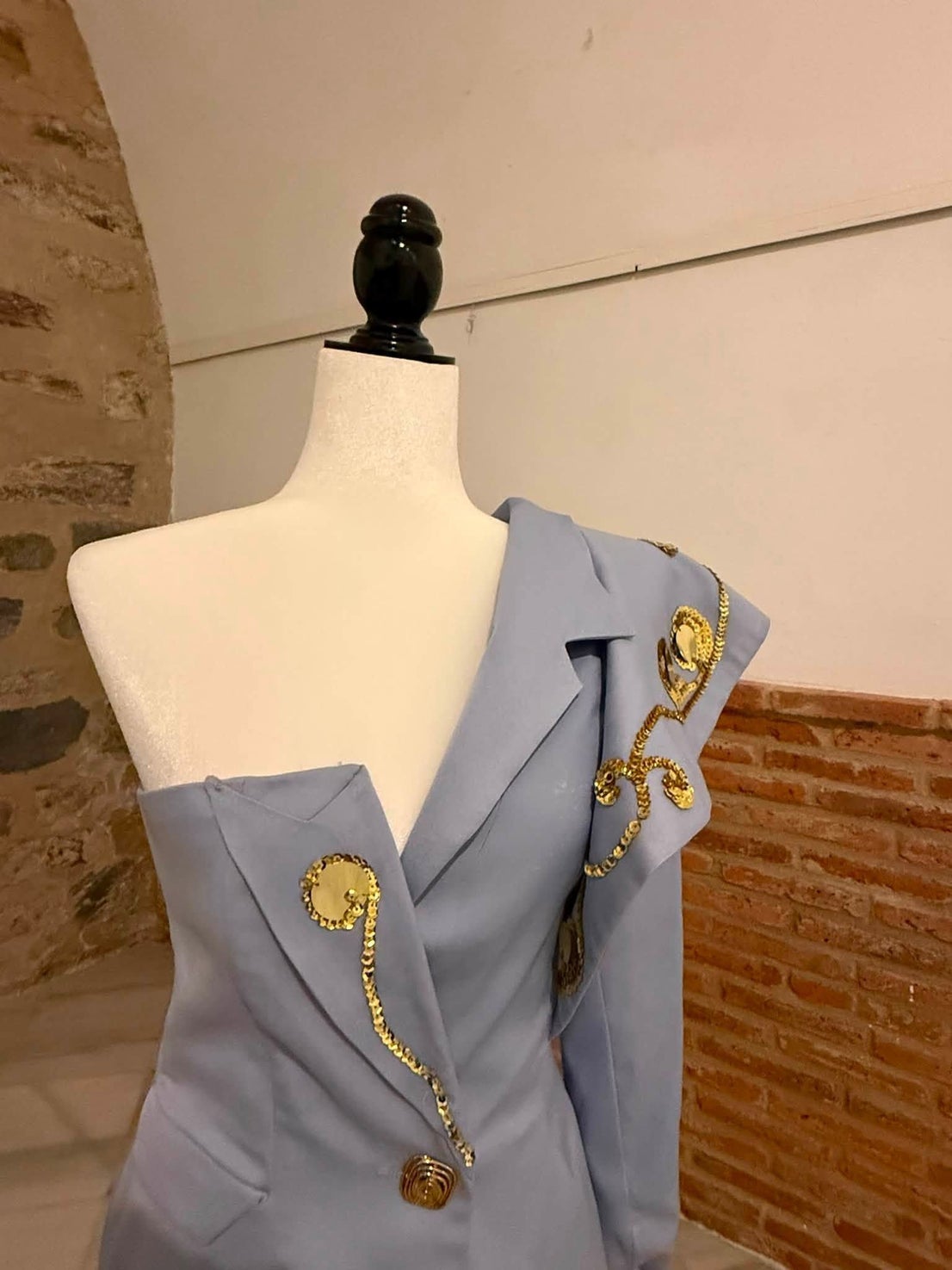Las hermanas Rodríguez Ramallo deslumbran con su colección de moda 'Desde Olivenza, Due'
