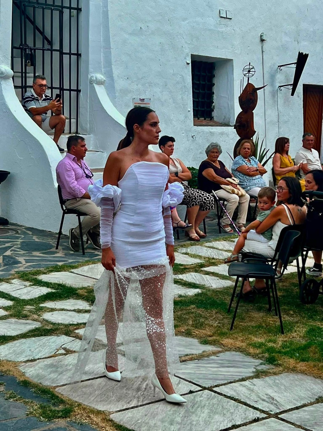Las hermanas Rodríguez Ramallo deslumbran con su colección de moda 'Desde Olivenza, Due'