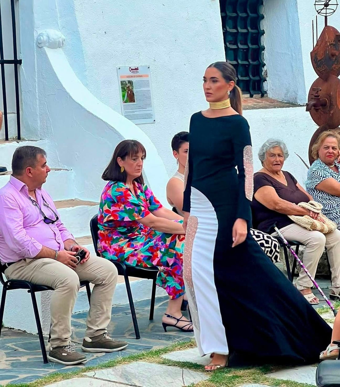 Las hermanas Rodríguez Ramallo deslumbran con su colección de moda 'Desde Olivenza, Due'