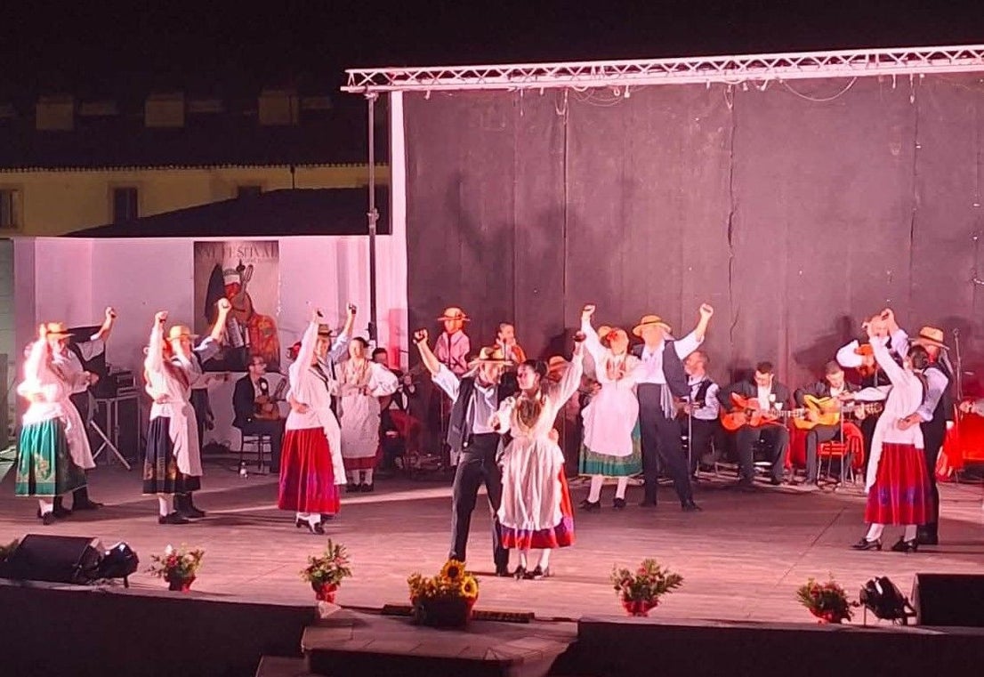 El folclore extremeño y mexicano se dieron cita en el XVII Festival Choni Ramallo