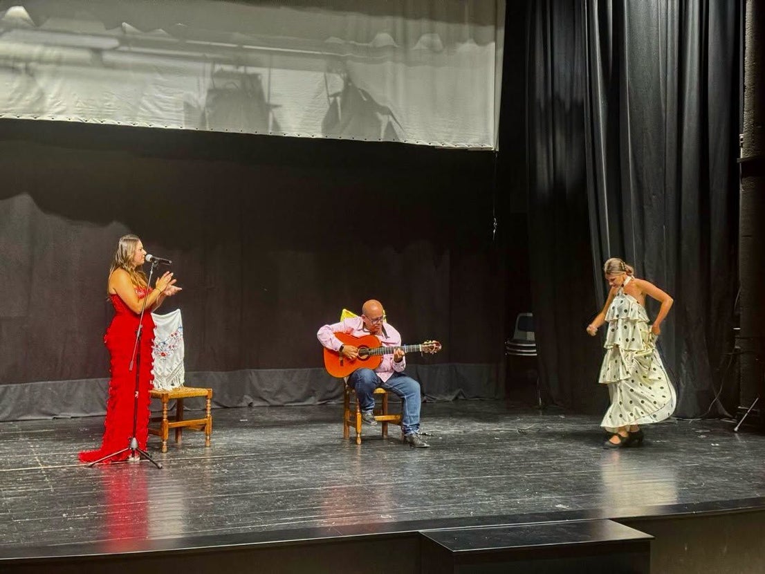 El flamenco en todas sus facetas cautivó al público oliventino