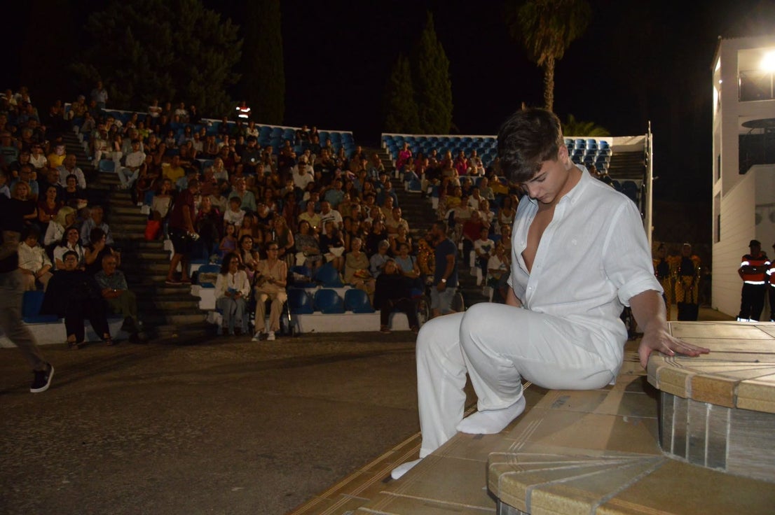El XVIII Festival de Bailes Alson concentra más de cien bailarines de todas las edades