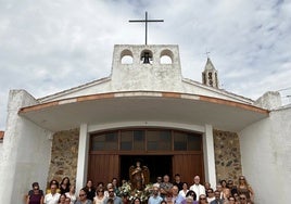 San Rafael de Olivenza honra a su patrón con una misa y procesión en su honor