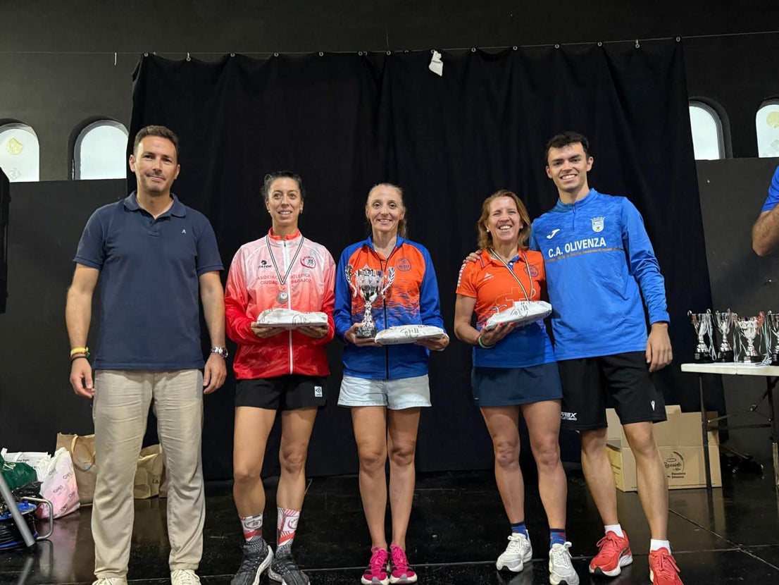 Más de 200 deportistas en la V Carrera Popular a pesar de la lluvia