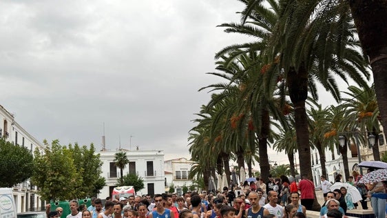 Más de 200 deportistas en la V Carrera Popular a pesar de la lluvia