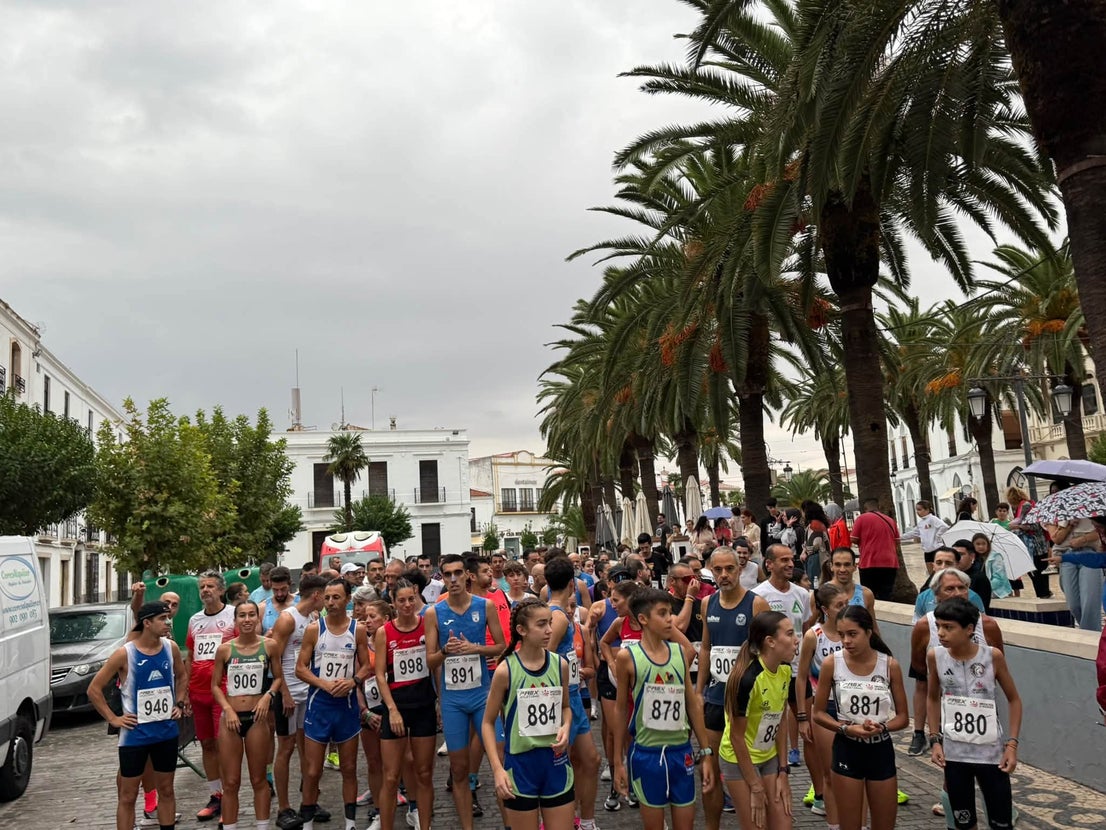 Más de 200 deportistas en la V Carrera Popular a pesar de la lluvia
