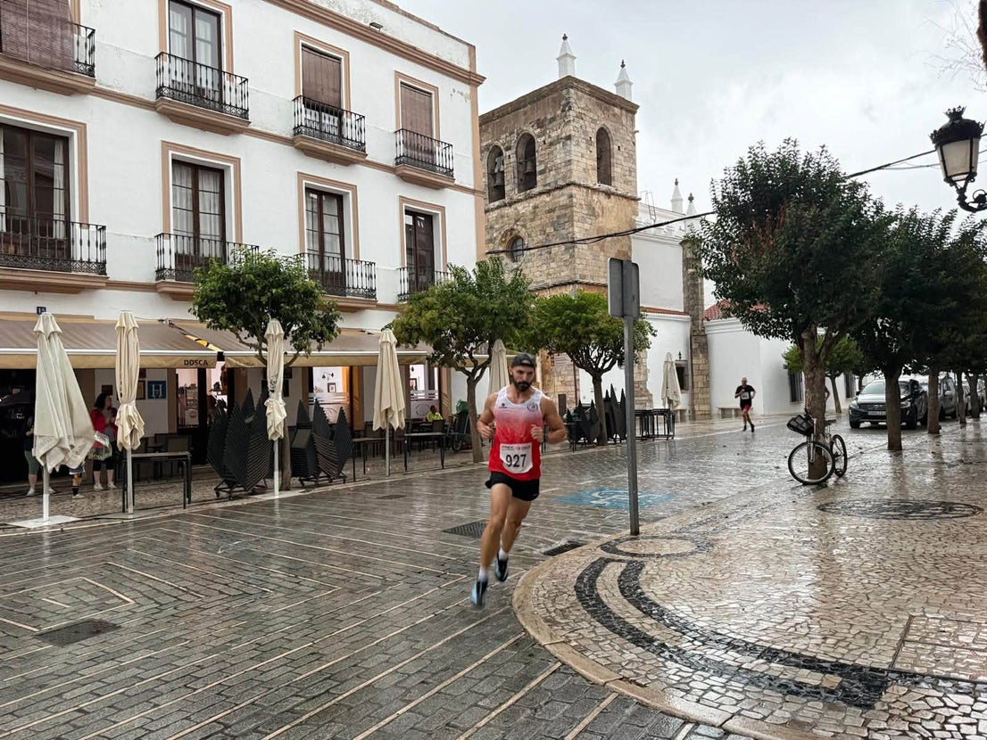 Más de 200 deportistas en la V Carrera Popular a pesar de la lluvia